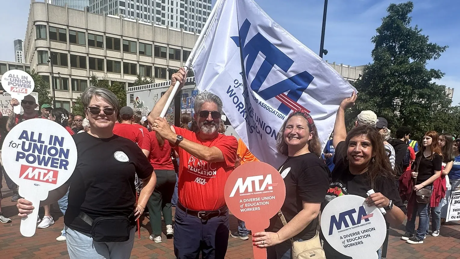 MTA rally members